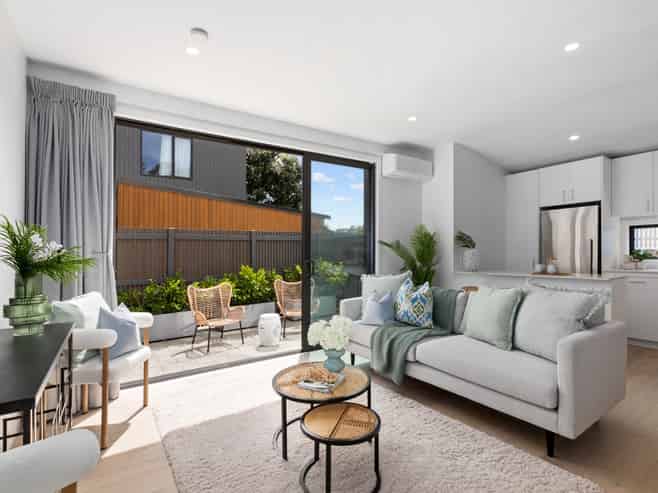 6/323 Riverside Drive, Waterloo