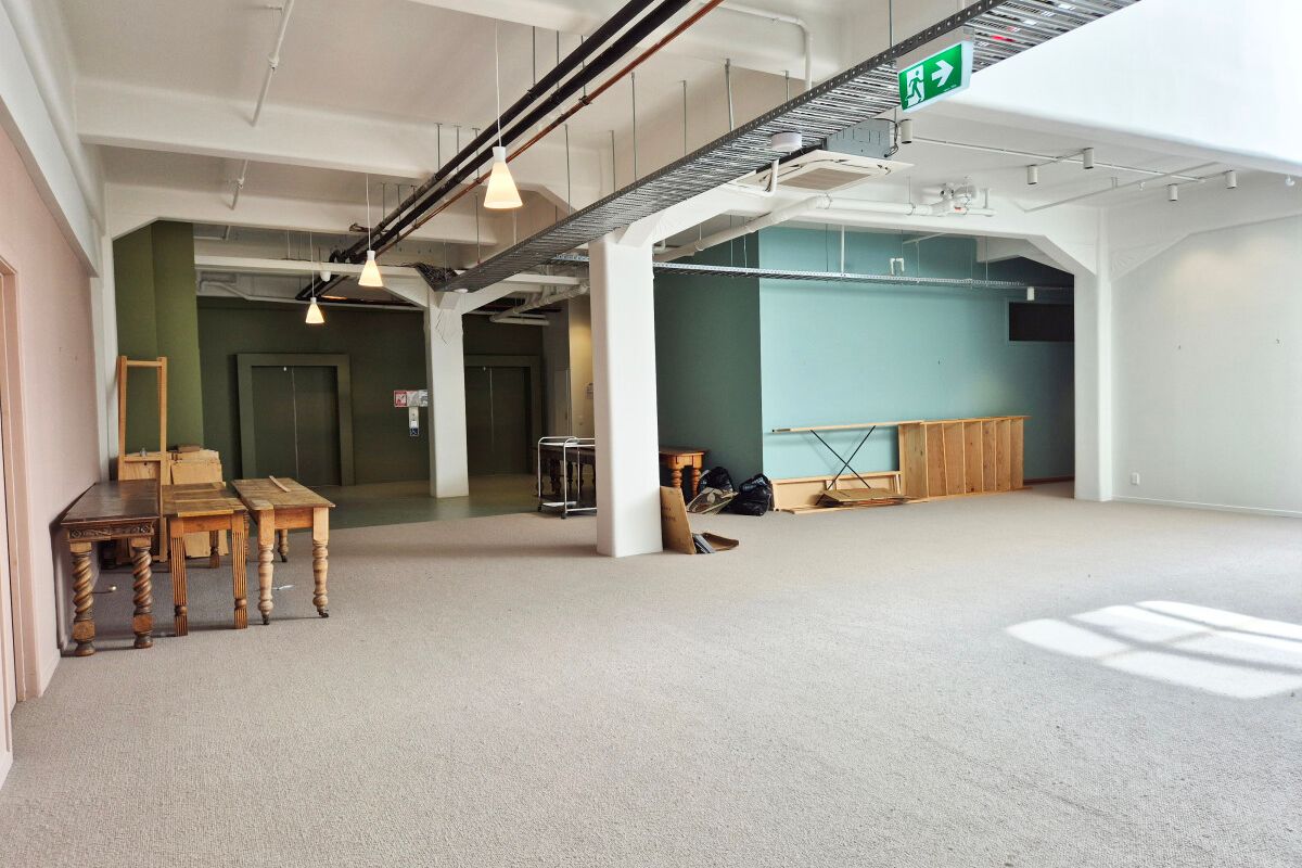 Creative Office with Wellness Features - Vista 3