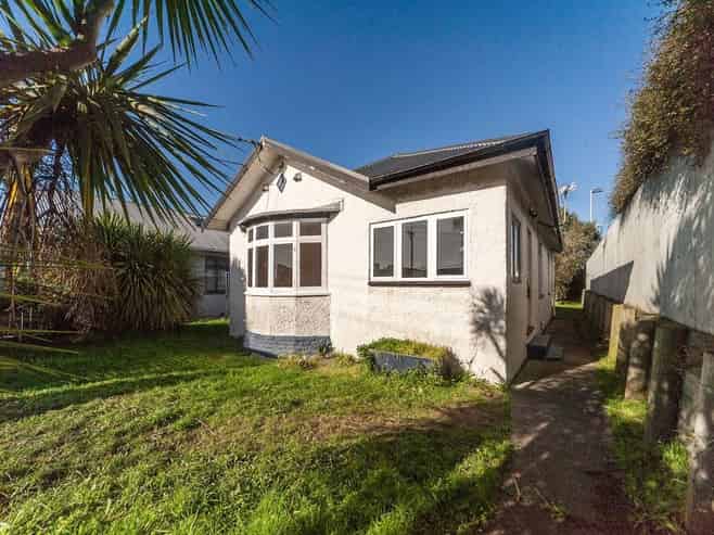 372 Broadway , Miramar