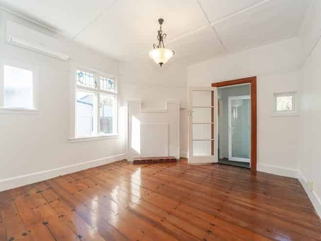 372 Broadway , Miramar