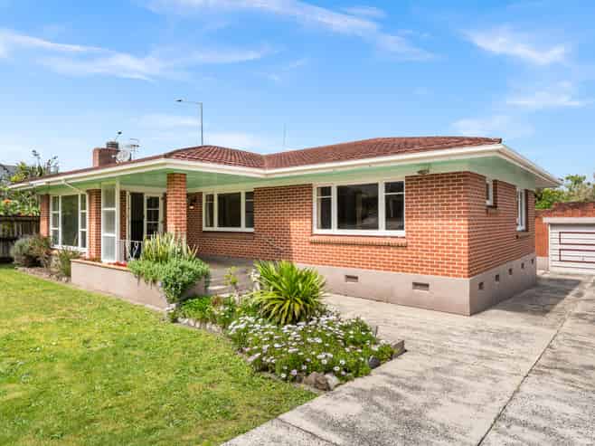 6 Burling Avenue, Whau Valley