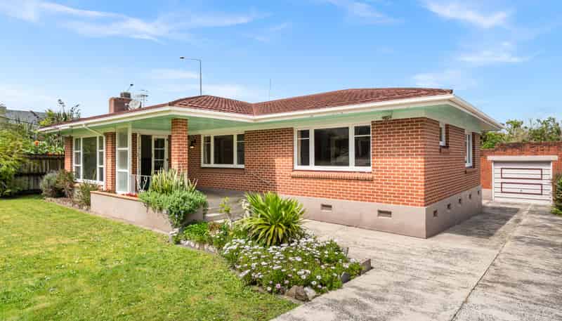 6 Burling Avenue, Whau Valley