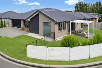 6 Arabella Crescent, Yaldhurst