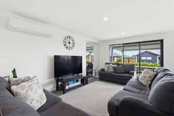 6 Arabella Crescent, Yaldhurst