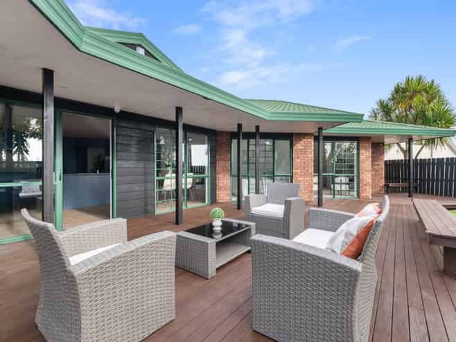 16 Cottesmore Place, Huntington Park