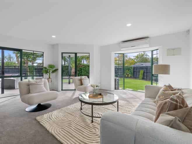 16 Cottesmore Place, Huntington Park