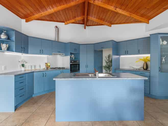 16 Cottesmore Place, Huntington Park