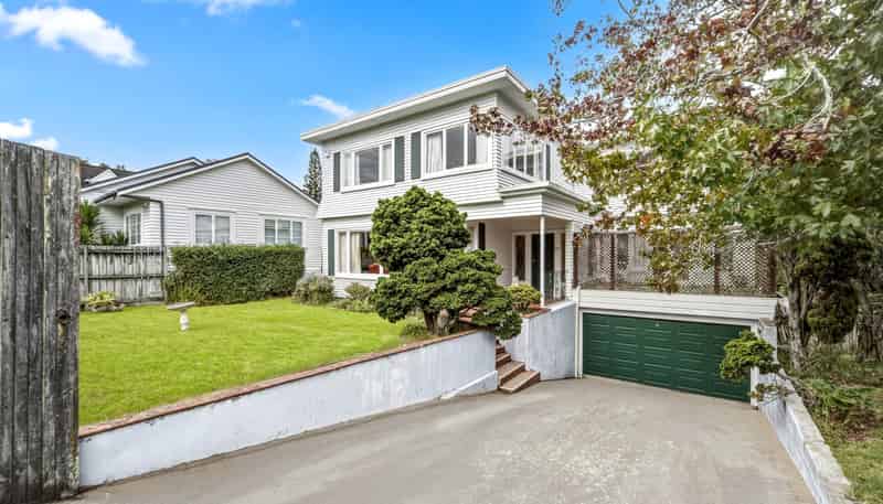 22 Woodside Crescent, Saint Heliers