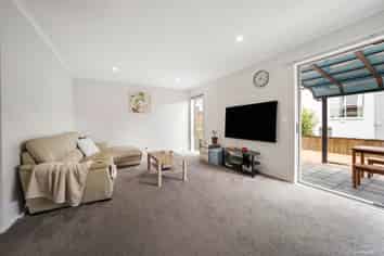 11 Orowaru Avenue, Massey