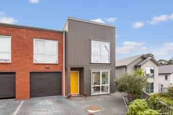 11 Orowaru Avenue, Massey