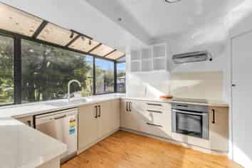 50 seaview road, Marfell