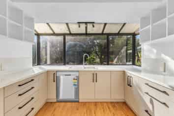 50 seaview road, Marfell