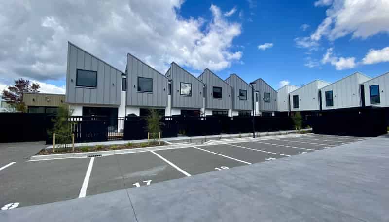 15/314 Worcester Street, Linwood