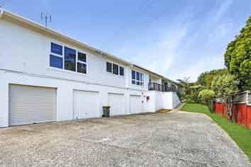 2/ Selwyn Crescent, Forrest Hill