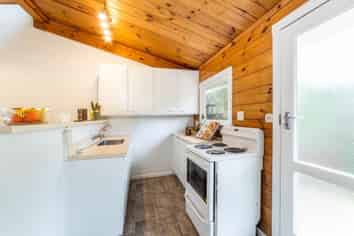 2/ Selwyn Crescent, Forrest Hill