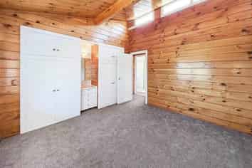 2/ Selwyn Crescent, Forrest Hill