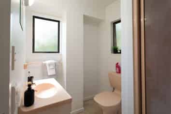 18 Roys Road, Plimmerton