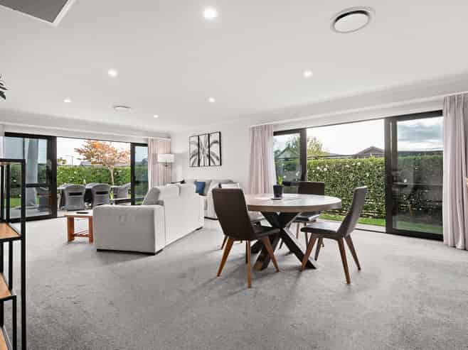 2 Probert Crescent, Chartwell