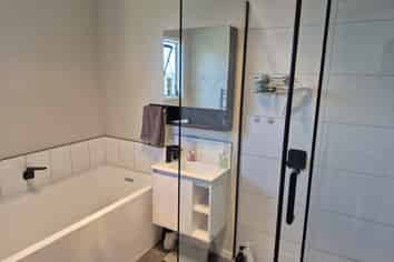 18 Leeton Drive, Waipukurau