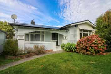 8 Rongopai Street, Roslyn