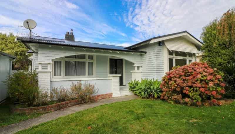 8 Rongopai Street, Roslyn