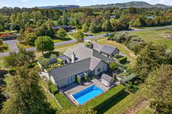 10 Fairway Drive, Martinborough