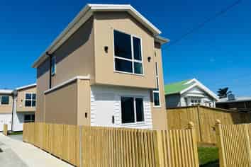 115 Luke Street East, Otahuhu