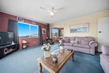 12 Celeste Place, Totara Vale