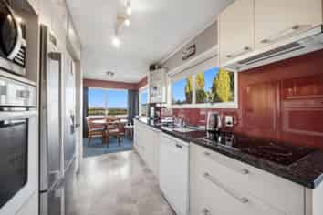 12 Celeste Place, Totara Vale