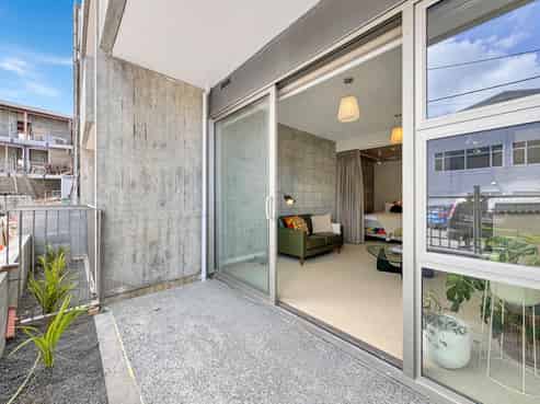 G03/2 Campbell Terrace, Petone