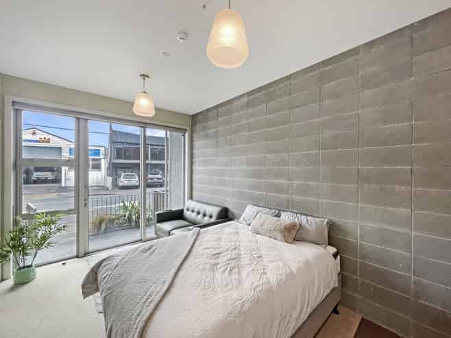 G06A/2 Campbell Terrace, Petone