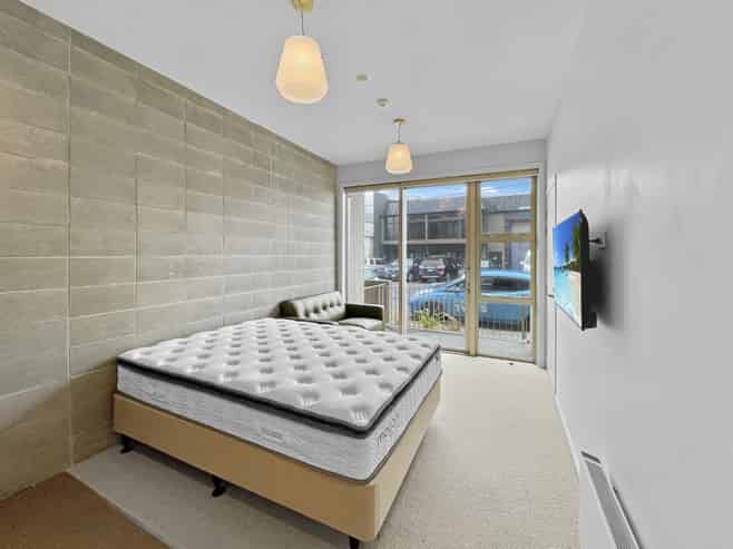 G06A/2 Campbell Terrace, Petone