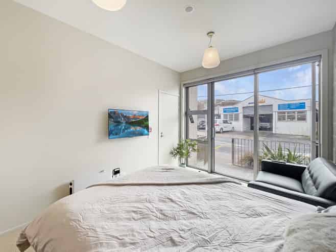 G06A/2 Campbell Terrace, Petone