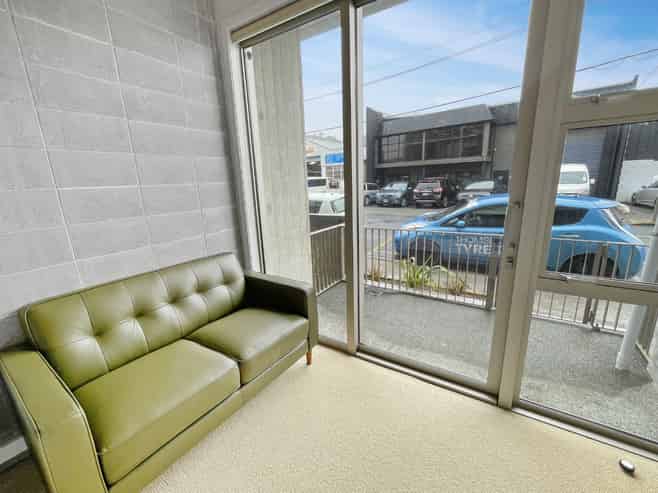 G06A/2 Campbell Terrace, Petone