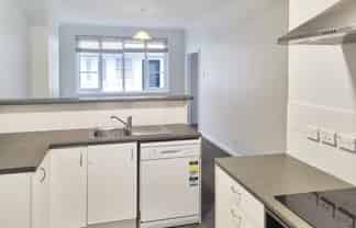 2/181 Jervois Road, Herne Bay