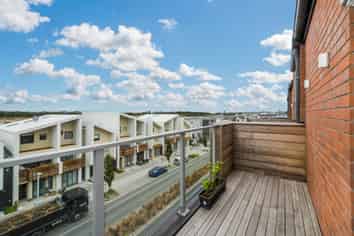 304B/ Hobsonville Point Road, Hobsonville