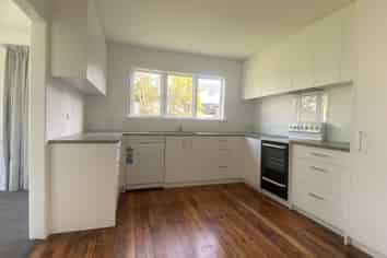 46 Stewart Dr, Newlands