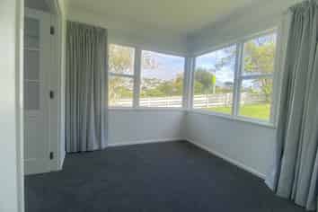 46 Stewart Dr, Newlands