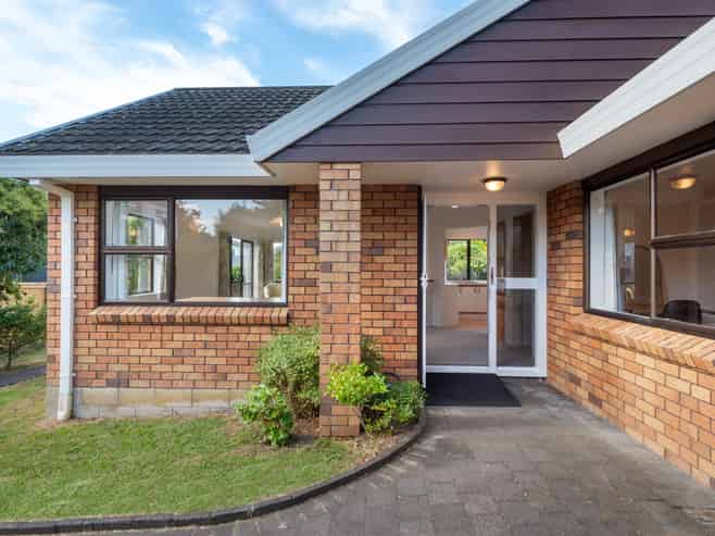 2/5 Alma Road, Milford