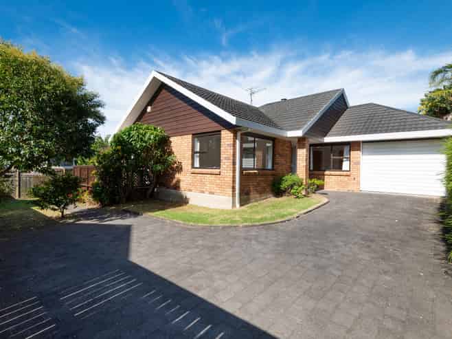 2/5 Alma Road, Milford