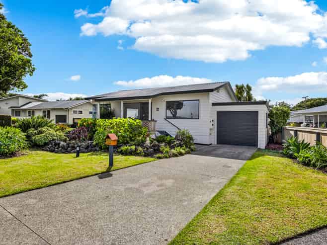 32B Kiwi Esplanade, Mangere Bridge