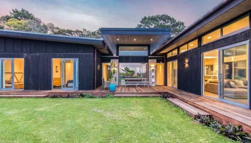 14 Stevensons Cres, Albany Heights