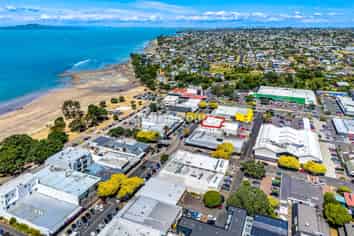 Expansive Browns Bay Office 