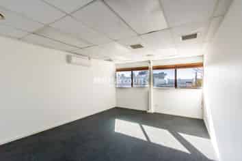 Expansive Browns Bay Office 