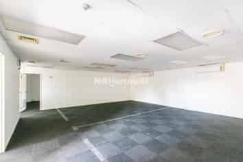 Expansive Browns Bay Office 