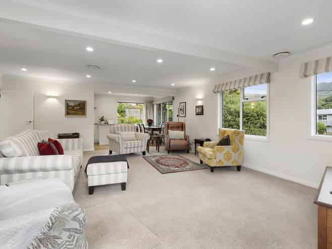 13 Kowhai Street, Tawa