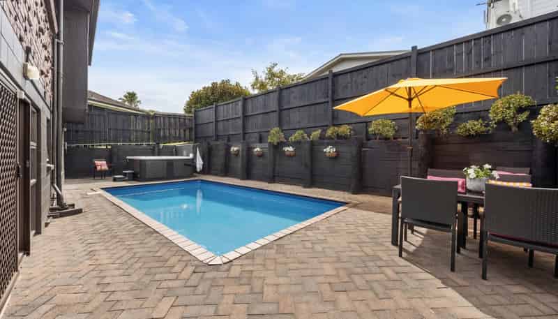 3 Pinewood Grove, Botany Downs