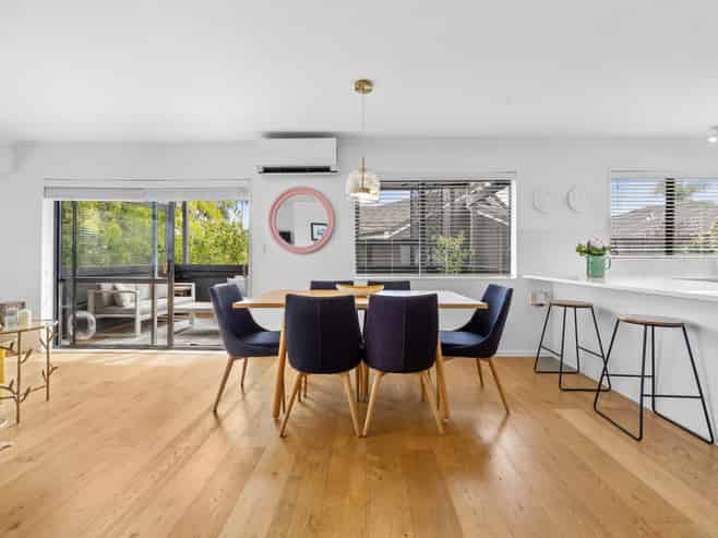 3 Pinewood Grove, Botany Downs