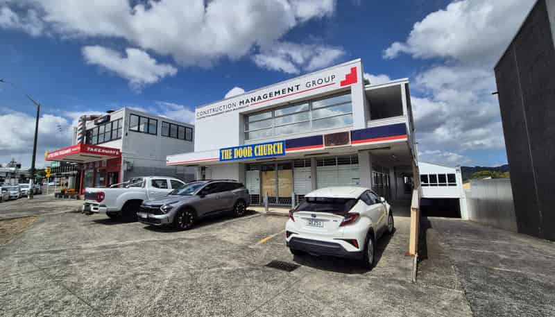 176 West Coast Road, Glen Eden