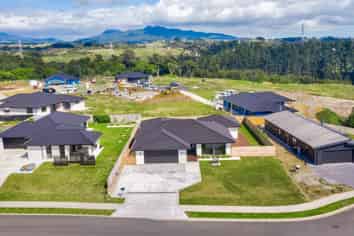 33 Honeyfield Drive, Whalers Gate